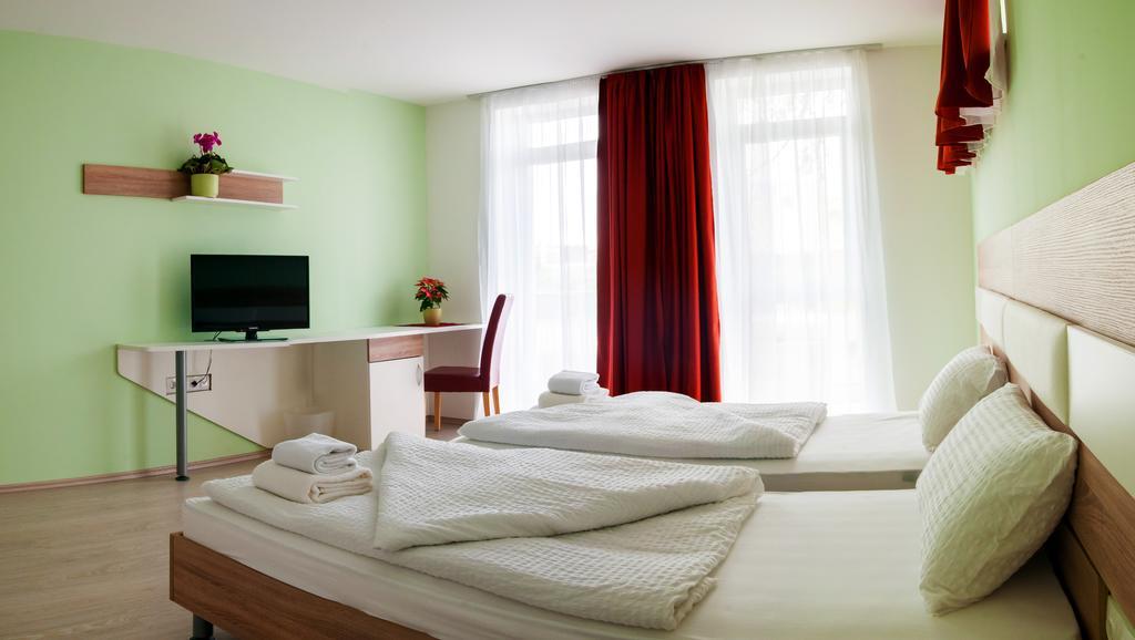 Hotel Pallone Балатонфюред Номер фото