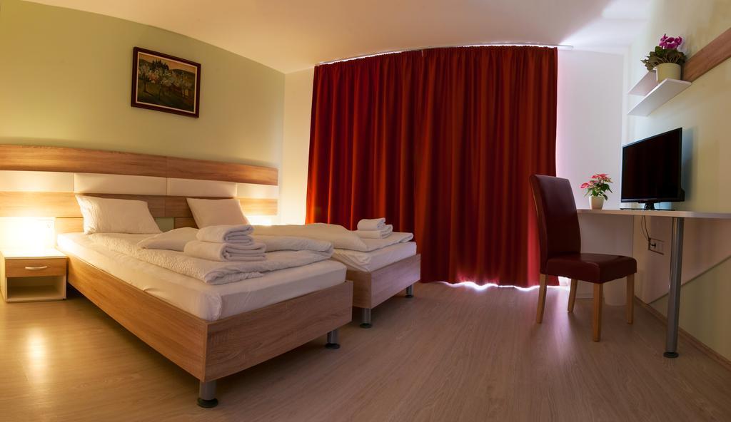 Hotel Pallone Балатонфюред Номер фото